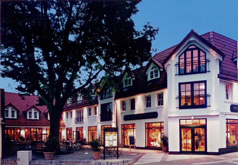 Romantik Hotel Kaufmannshof Bergen Auf Rugen Exterior photo