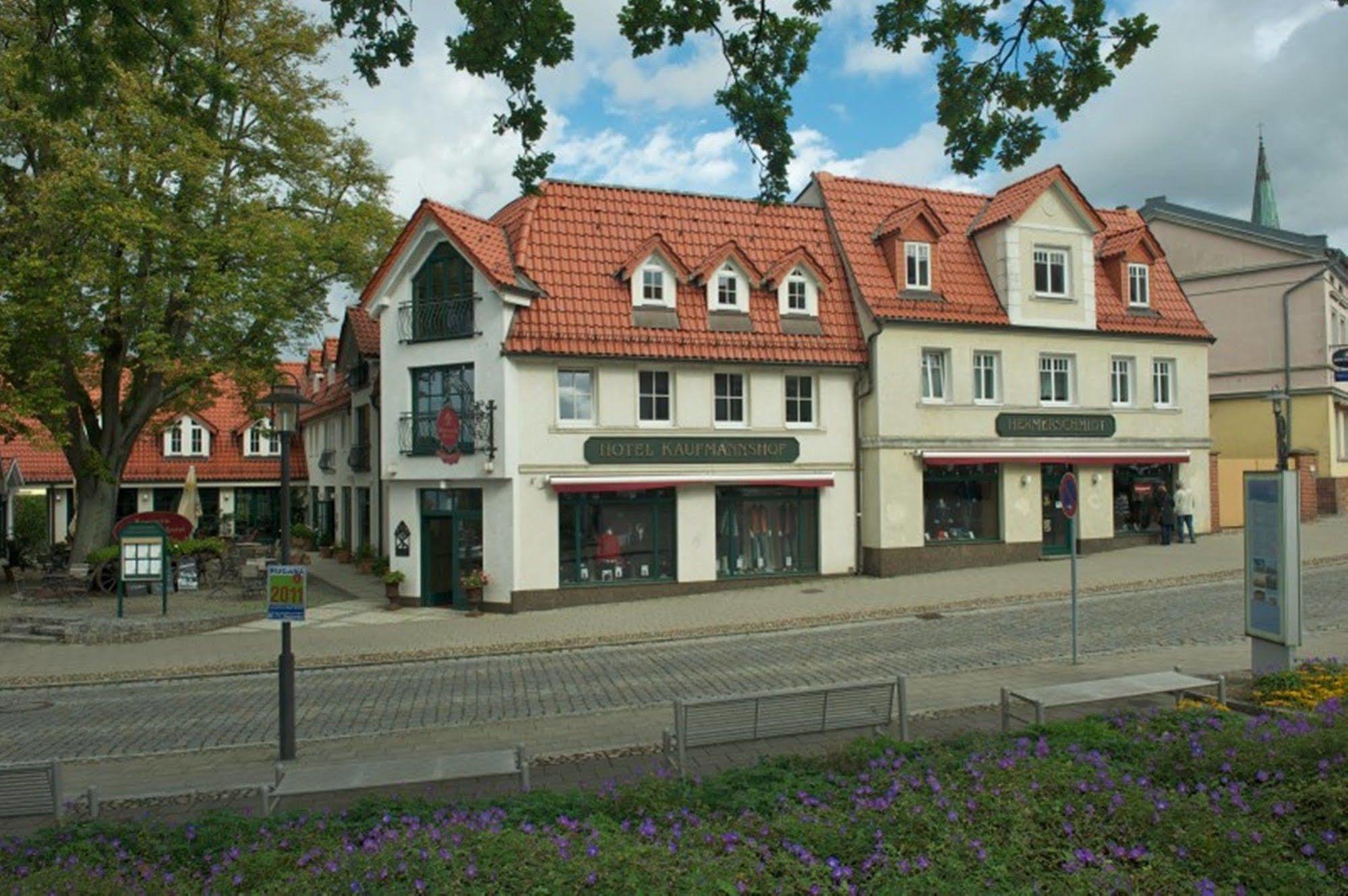 Romantik Hotel Kaufmannshof Bergen Auf Rugen Exterior photo