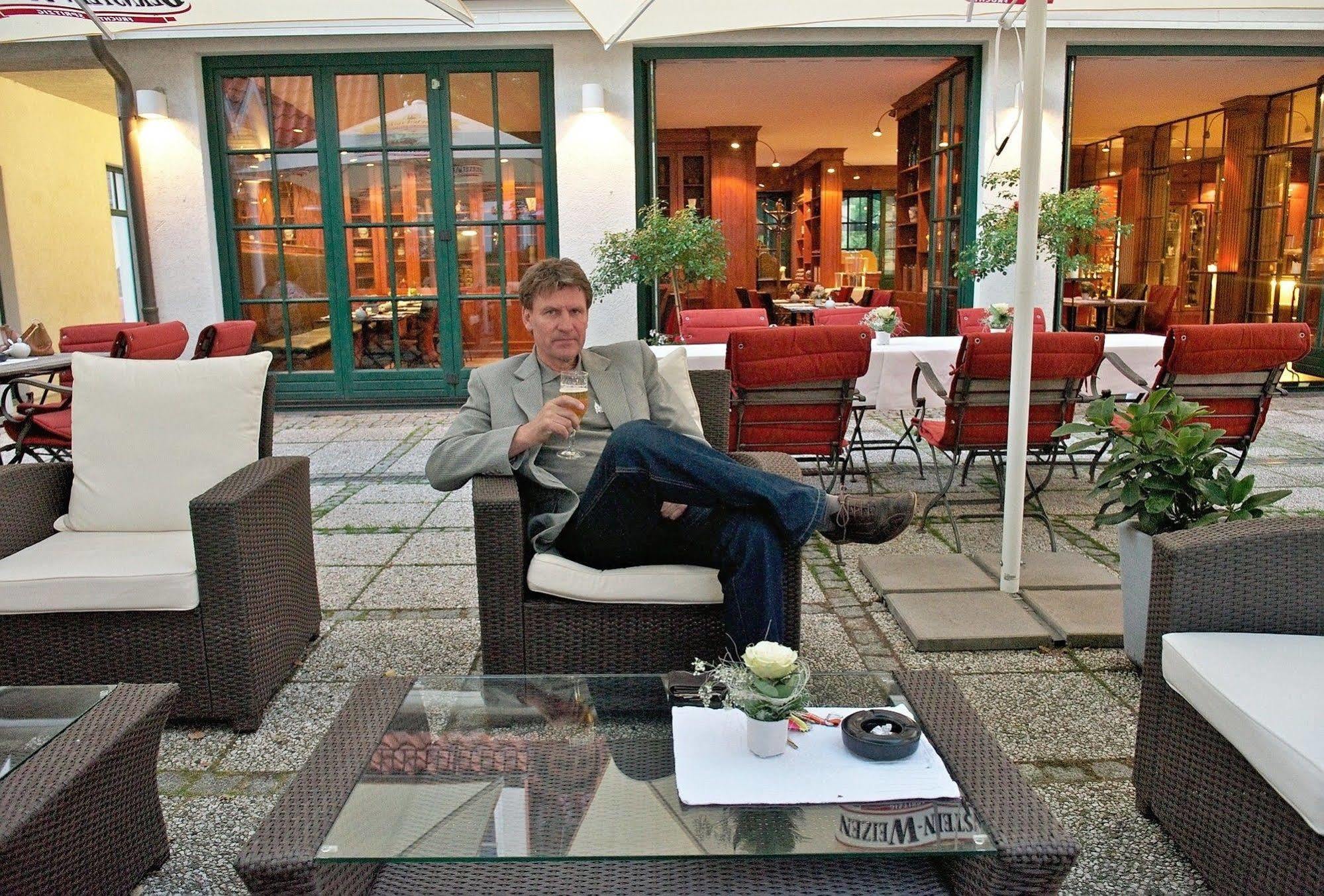 Romantik Hotel Kaufmannshof Bergen Auf Rugen Exterior photo